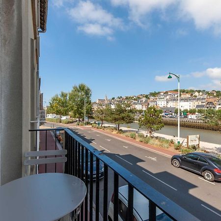 Studio Sleeps 4 With Terrace, 500M Place Morny Deauville Luaran gambar
