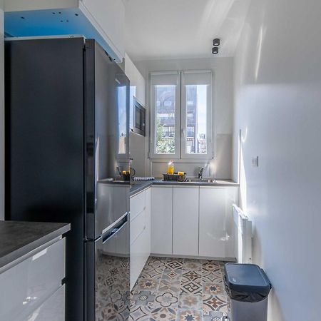 Studio Sleeps 4 With Terrace, 500M Place Morny Deauville Luaran gambar