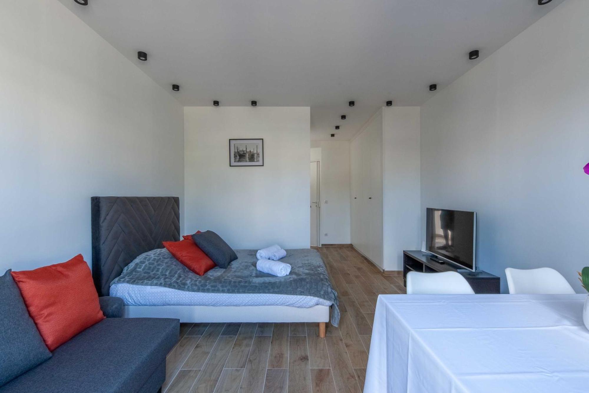 Studio Sleeps 4 With Terrace, 500M Place Morny Deauville Luaran gambar