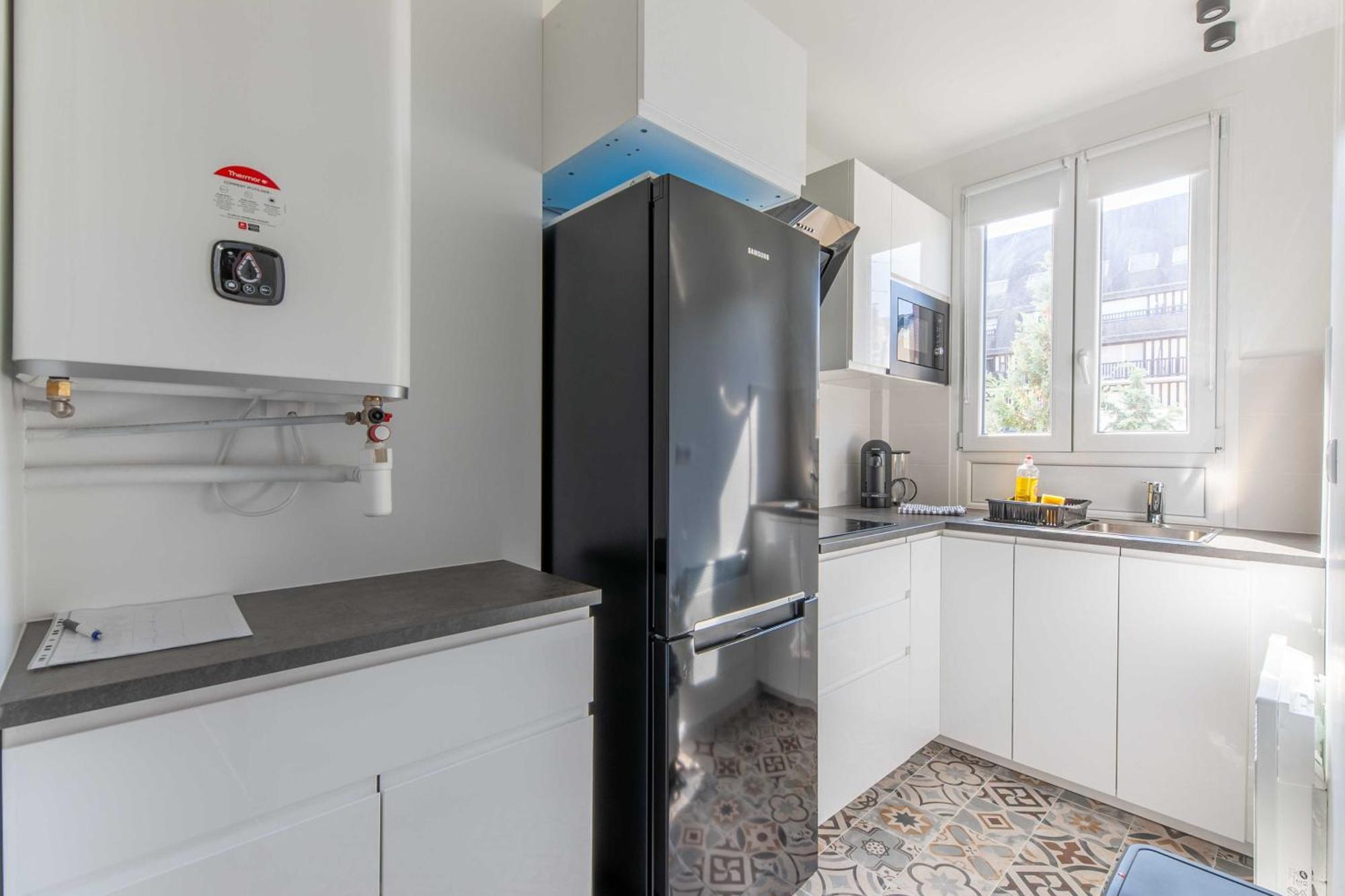 Studio Sleeps 4 With Terrace, 500M Place Morny Deauville Luaran gambar